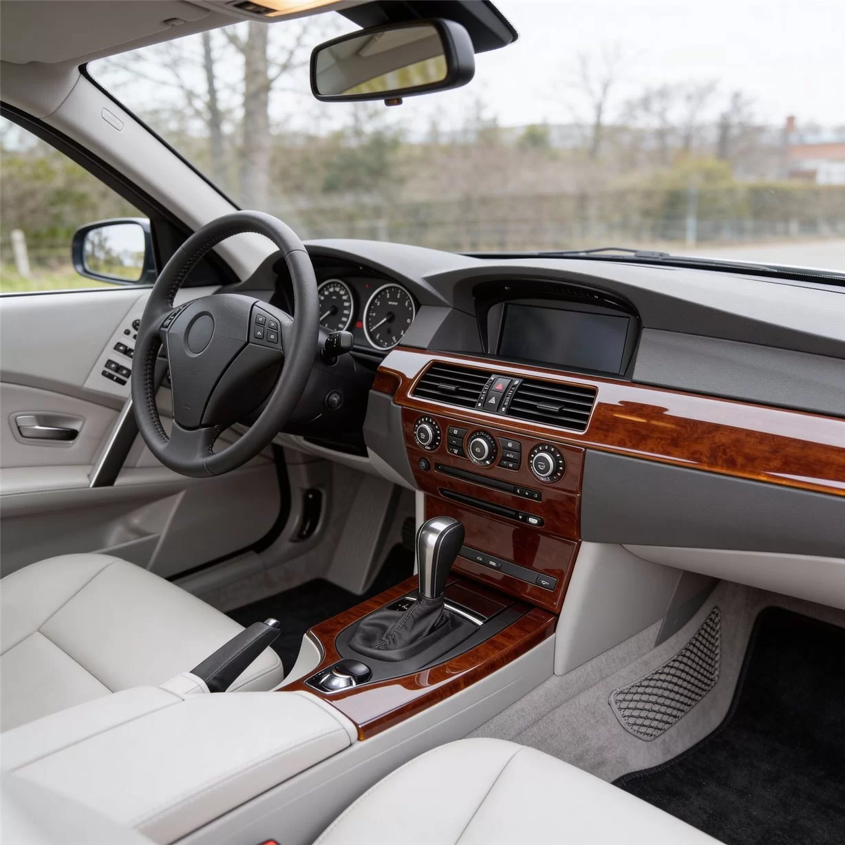 BMW 5 Series E60-E61 07.03-11.09 Mascherine sagomate per rivestimento cruscotti 8-Decori BMW 5 Series E60-E61 07.03-11.09 Mascherine sagomate per rivestimento cruscotti 8-Decori