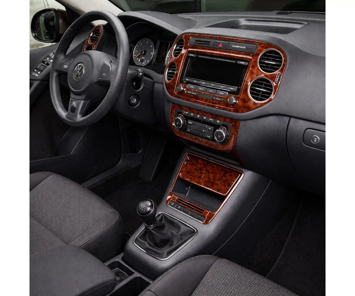 Volkswagen Tiguan 09.2011 Mascherine sagomate per rivestimento cruscotti 23-Decori