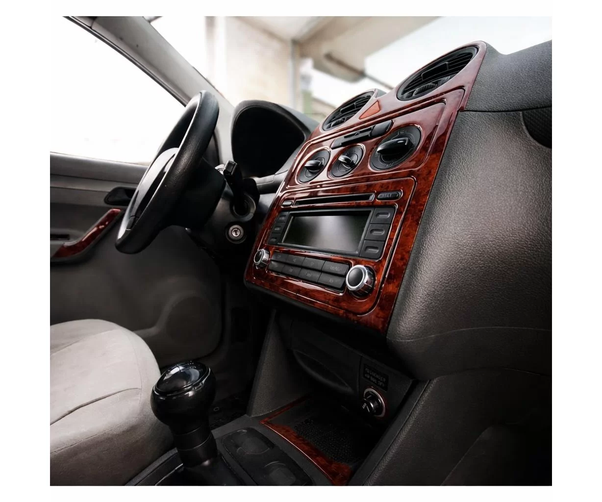 Volkswagen Caddy 01.04-08.09 Mascherine sagomate per rivestimento cruscotti 16-Decori