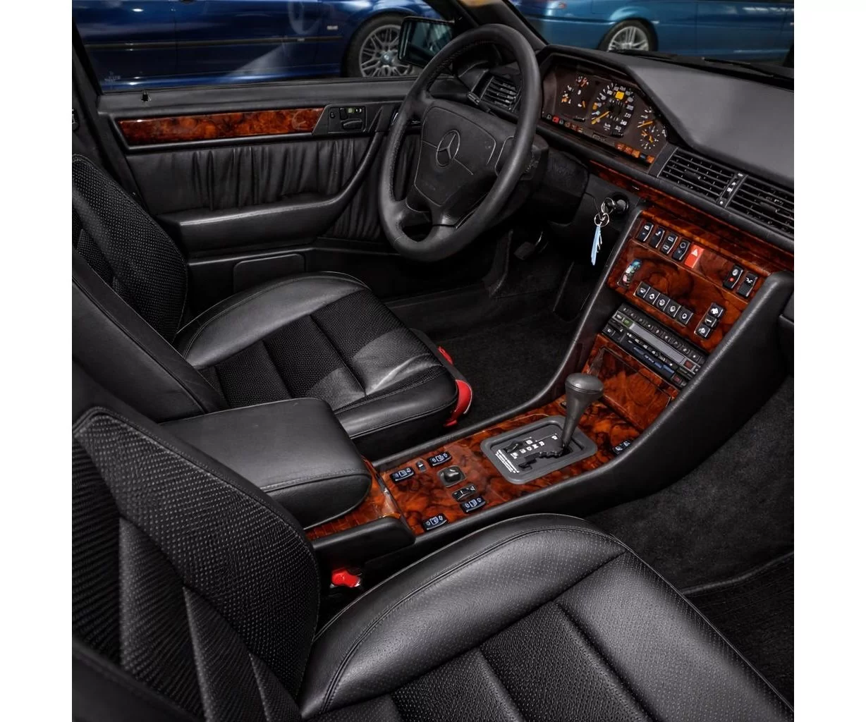 Mercedes E-Class W124 01.85-05.96 Mascherine sagomate per rivestimento cruscotti 14-Decori