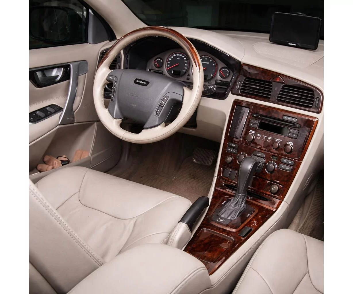 Volvo Cross Country 2001-2004 Basic Set, With CD and Compact Casette audio, OEM Compliance Mascherine sagomate per rivestimento Volvo Cross Country 2001-2004 Basic Set, With CD and Compact Casette audio, OEM Compliance Mascherine sagomate per rivestimento