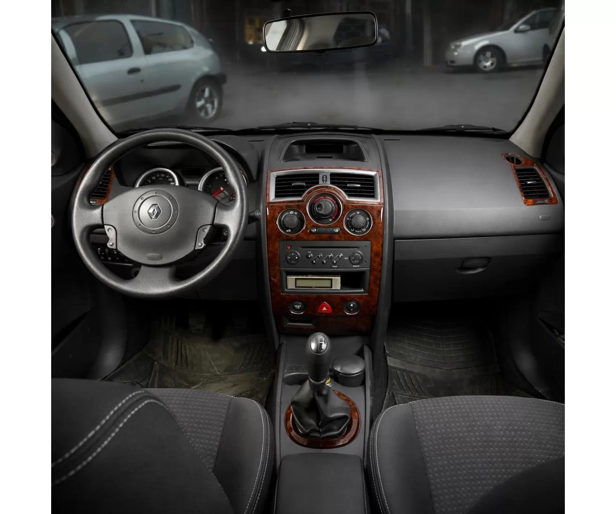 Renault Megane II 03.03-05.09 Mascherine sagomate per rivestimento cruscotti 17-Decori