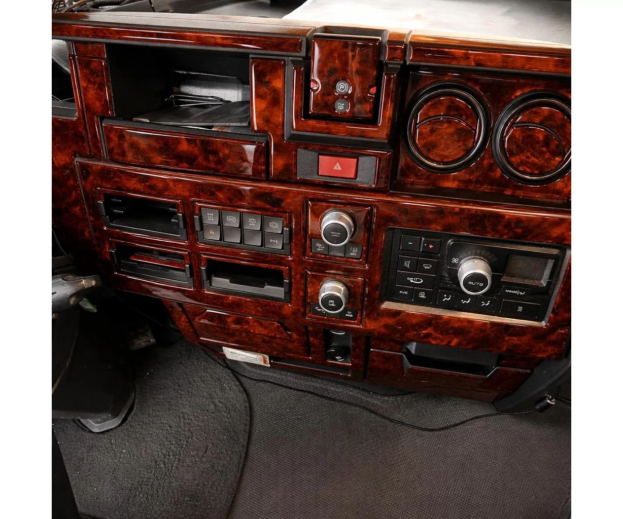 Renault Trucks T 2013-2023 Mascherine sagomate per rivestimento cruscotti 27-Decori Renault Trucks T 2013-2023 Mascherine sagomate per rivestimento cruscotti 27-Decori