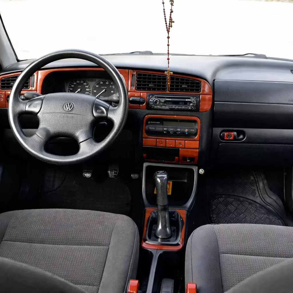 Volkswagen Golf 1994-1998 Manual Gearbox, 18 Parts Mascherine sagomate per rivestimento cruscotti 