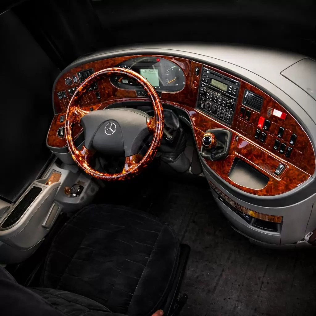 Mercedes Travego 02.05-12.10 Mascherine sagomate per rivestimento cruscotti 44-Decori