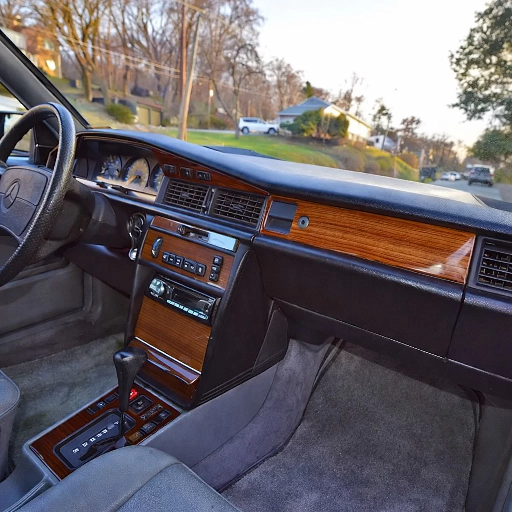 Mercedes Benz 190 1987-1992 Full Set, Manual Gear Box Mascherine sagomate per rivestimento cruscotti 