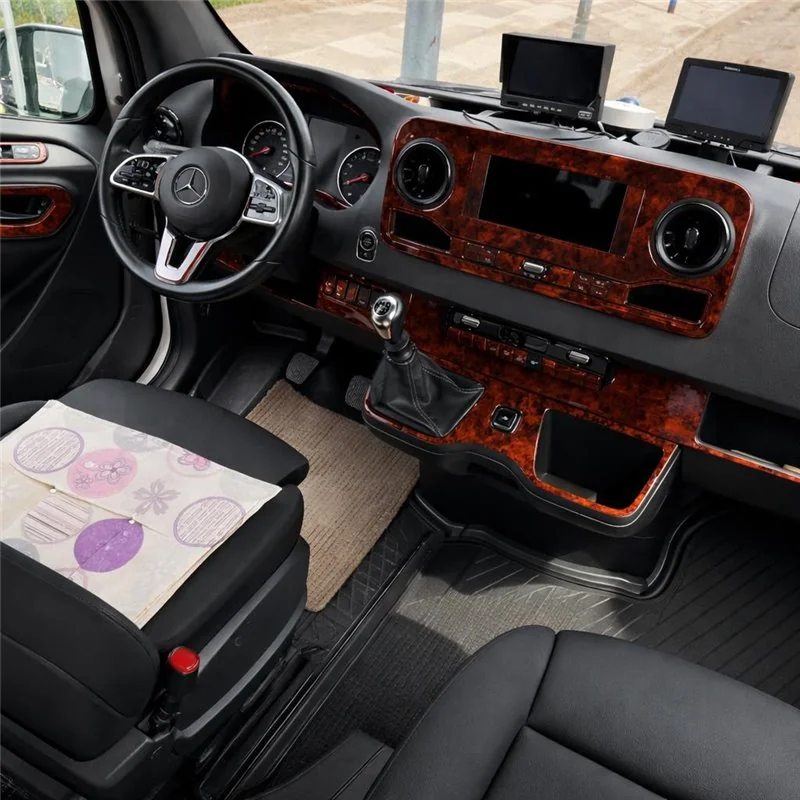 Mercedes-Benz Sprinter W907 Not specified Mercedes Sprinter W907 kit rivestimento cruscotto e interni 3D 39 pezzi
