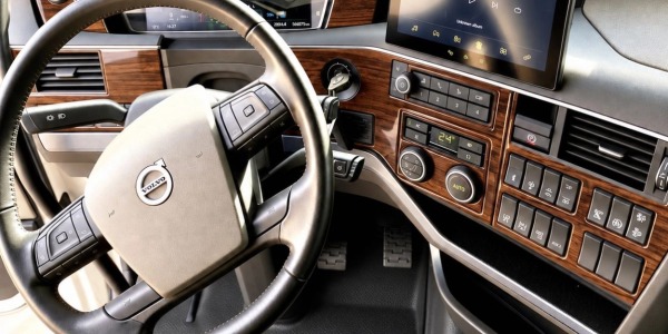 Interni Volvo FH e FM 2020+: kit cruscotto per la nuova cabina